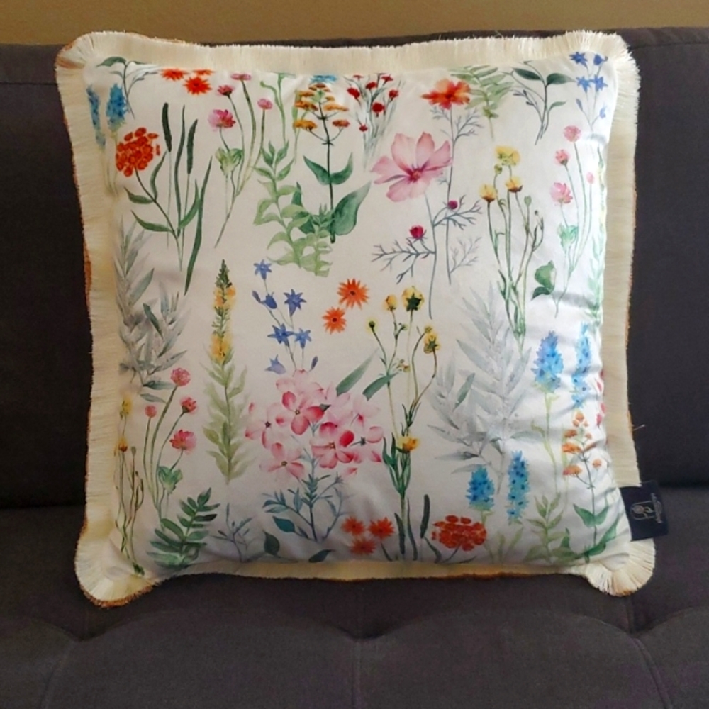 Phantoscope Flower Pillow 18" x 18"